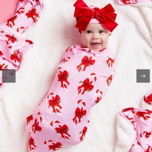 Bums & Roses Swaddle & Bow Beanie